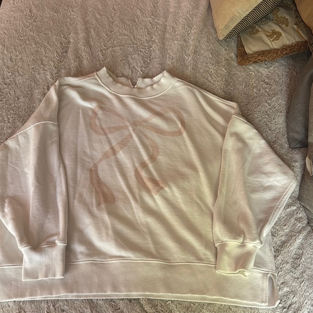 Aerie Big Chill Crew Sweatshirt Bow Design